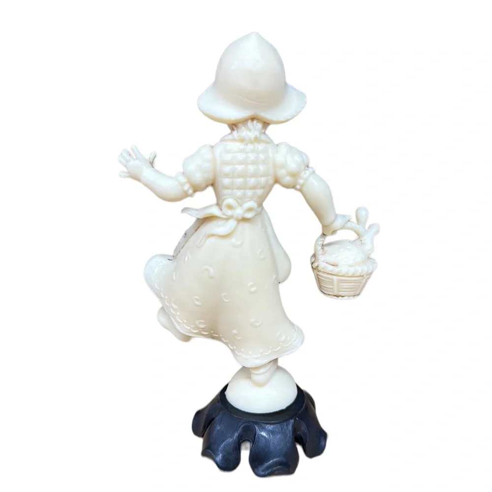 Depositato Italian Figurines Cream Color Plastic Girl Boy Children Made in Italy
